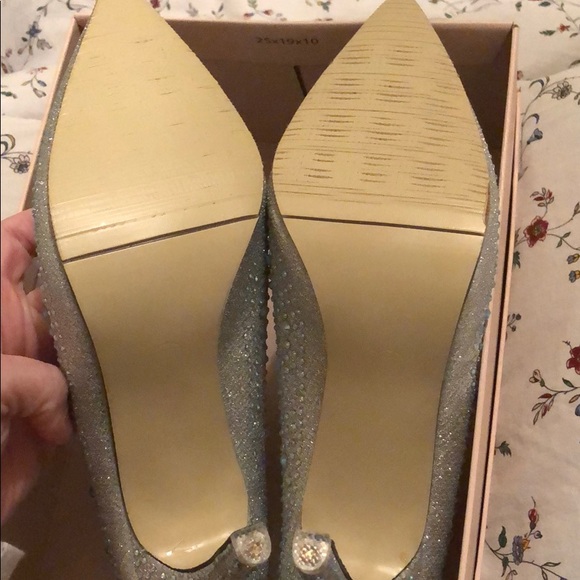 Silver flower Rhinestone shoes - Picture 4 of 5